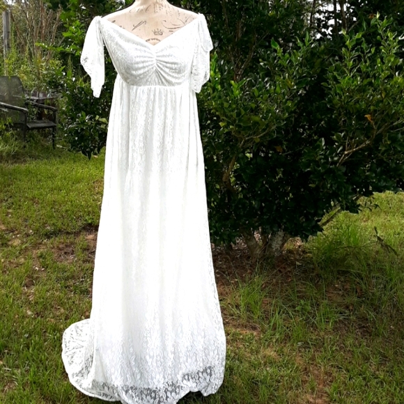 Dresses & Skirts - White Soft Lace Dress Size M